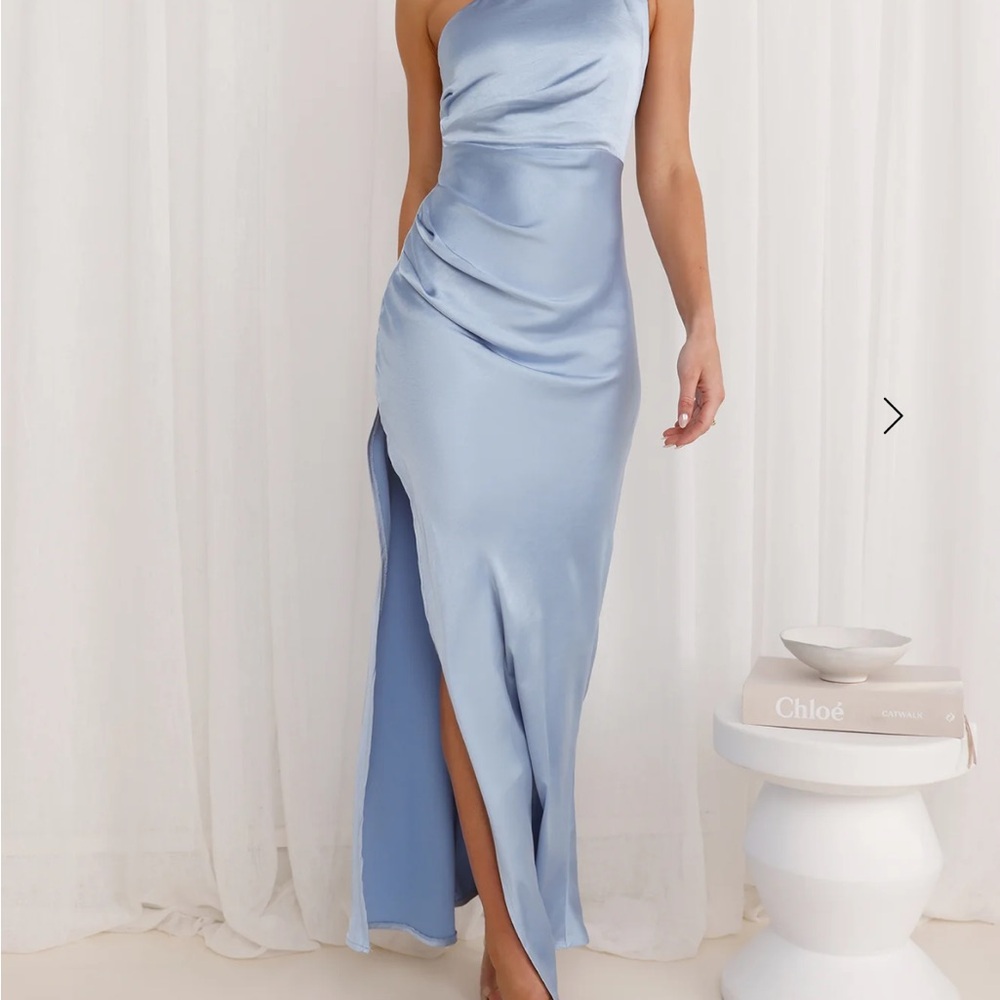 Elegant Blue Satin One-Shoulder Dress